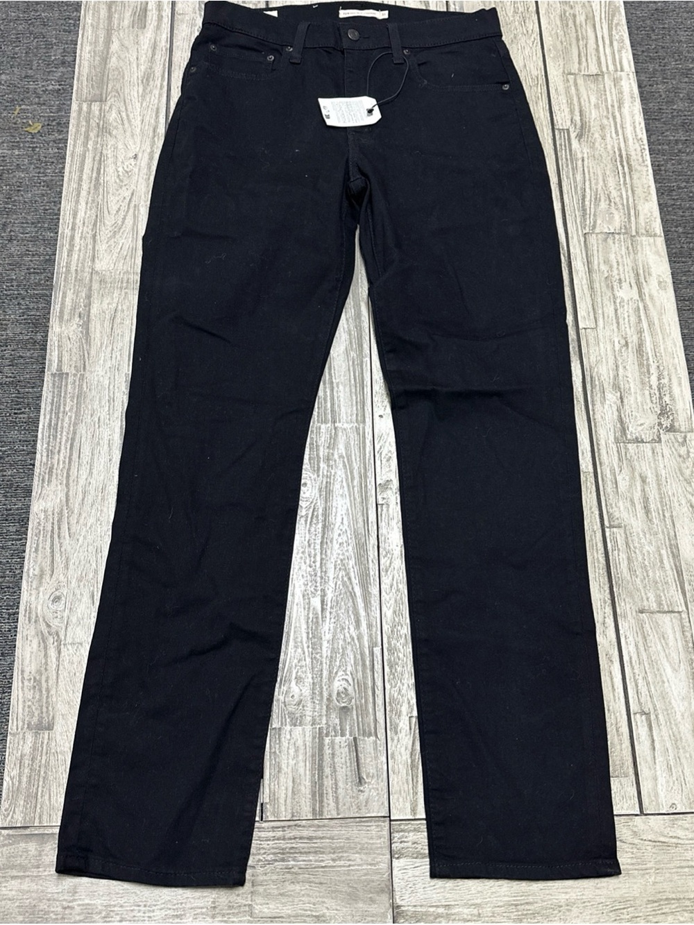 NWT Levis Premium 724 High Rise Straight Women Jeans 31x32 Black Soft Preppy